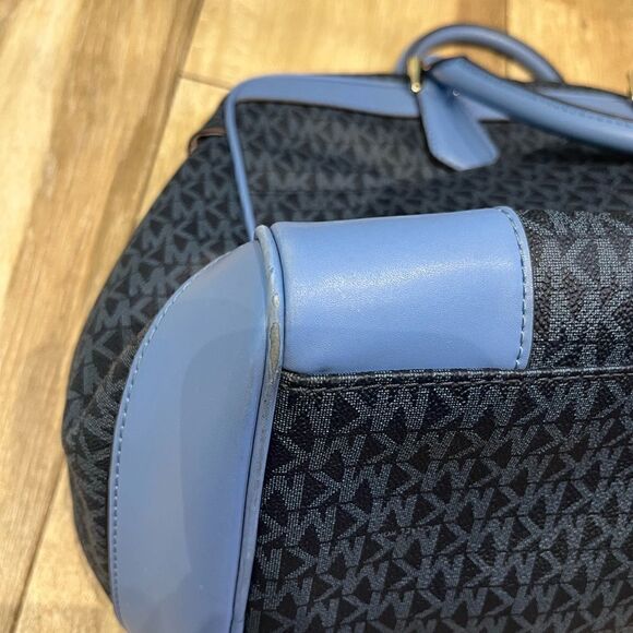 Used Michael Kors blue duffle travel bag - Picture 7 of 16